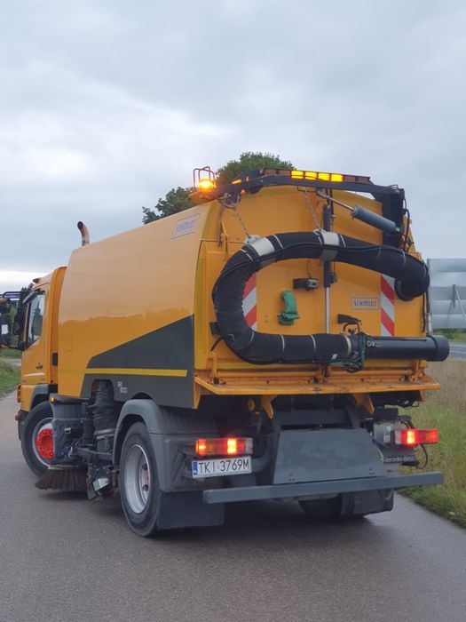 Zamiatanie Dróg i Ulic ZAMIATARKĄ Kompaktową