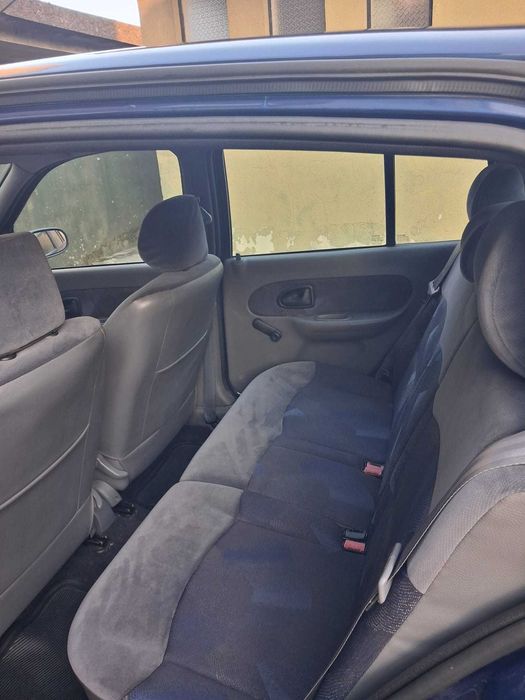 Renault Clio 1.2 RN - Poucos kms
