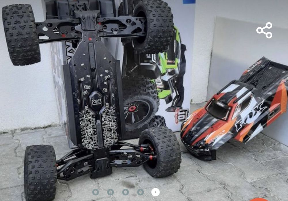 RC Arrma Kraton 8s