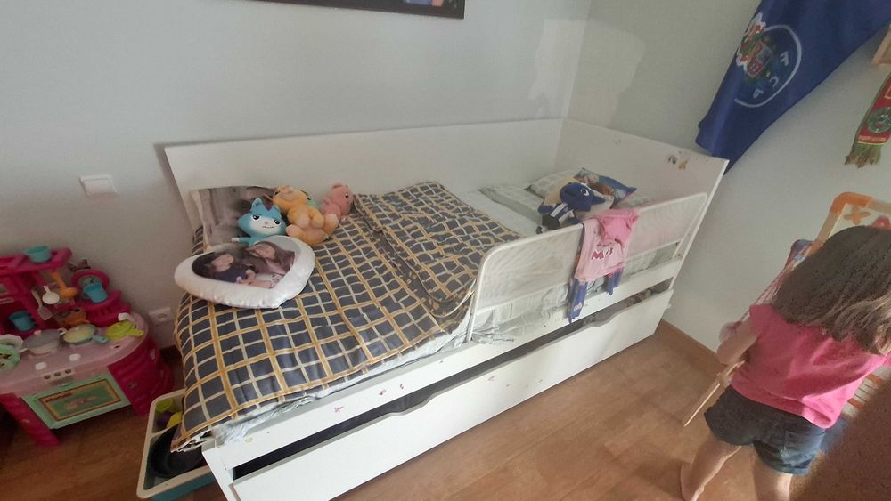 Cama de criança c/gavetão