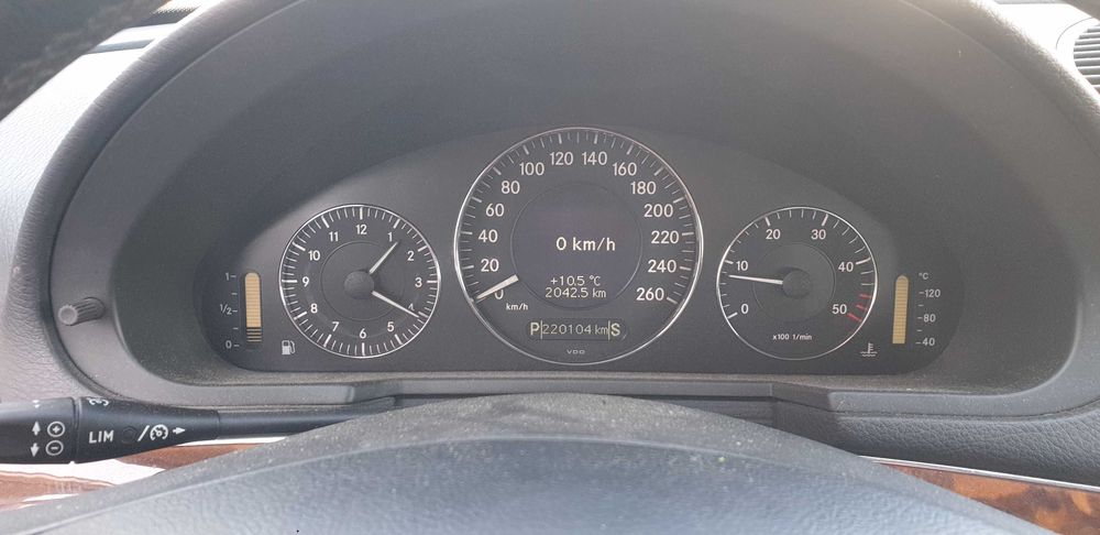 Mercedes w 211 OM647 2,7 cdi wszystkie części Silnik blacha środek