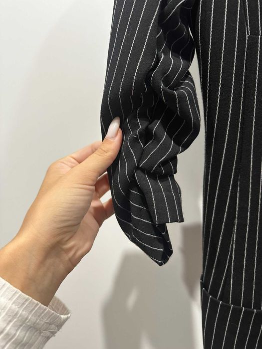 Жіночій жакет в смужку