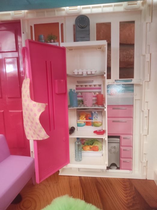 Duży zestaw Barbie, domki, szafa, skuter, lalki itp