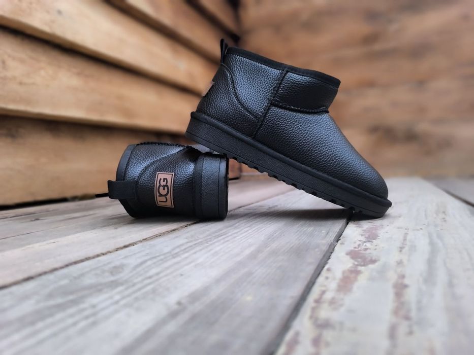 Чорні шкіряні міні короткі угги чоботи черевики жіночі ugg кожаные угі