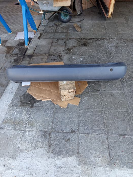 Задний бампер на VW Caddy 3