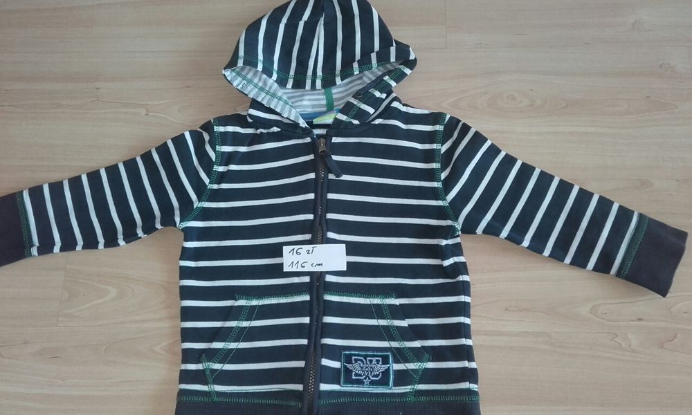 Bluzy i bezrękawnik