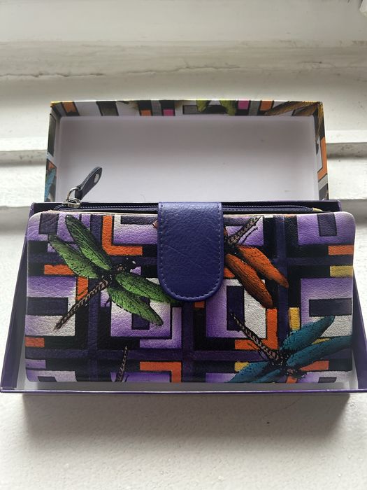 Кожаный кошелек, под раскрытую купюру