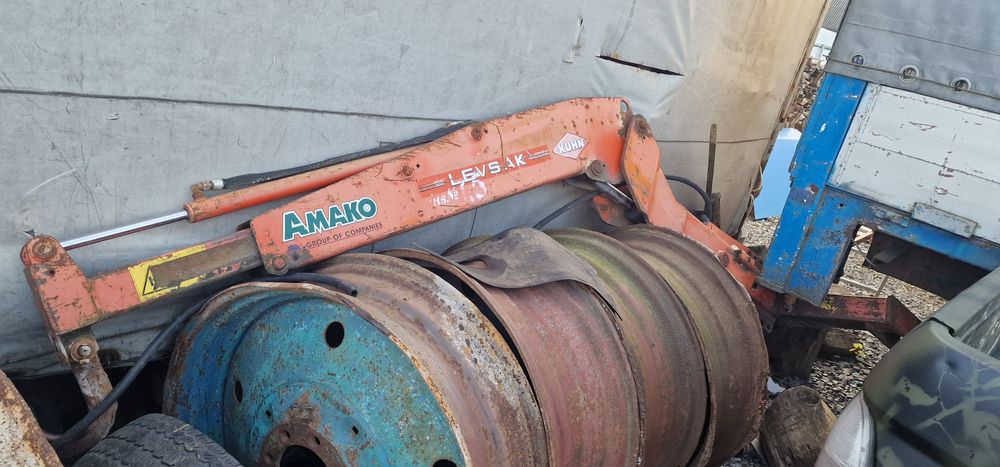 Тракторний навантажувач маніпулятор 1т.