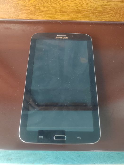 Tablet Samsung SM-T211 uszkodzony