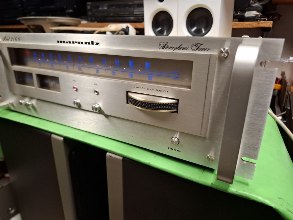 Tuner Marantz 2100