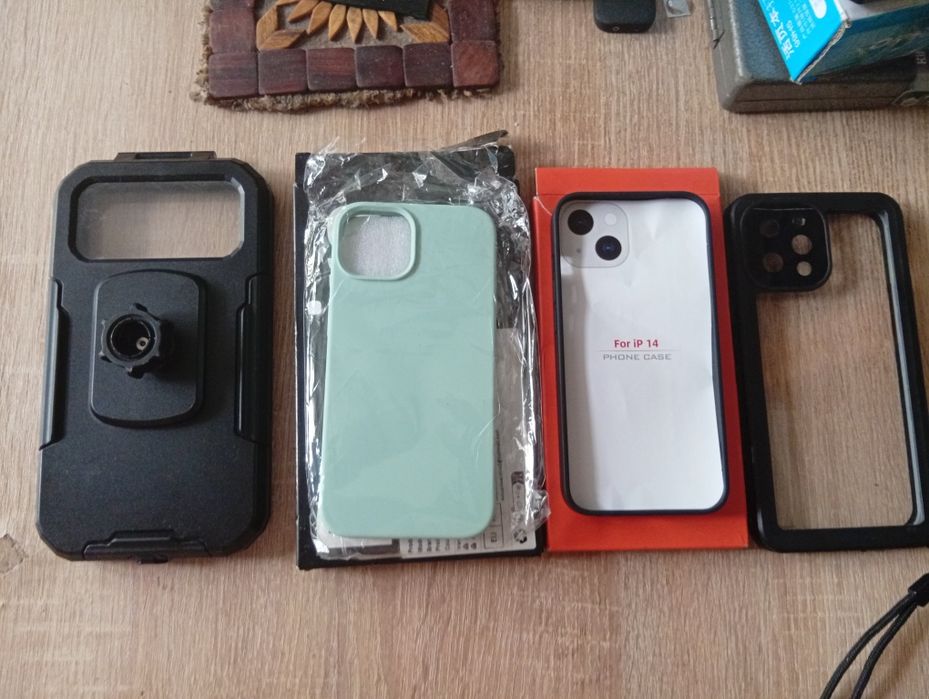 Чохли різні iPhone 14