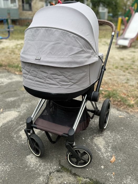 Продаю детскую коляску Cybex 2  в 1