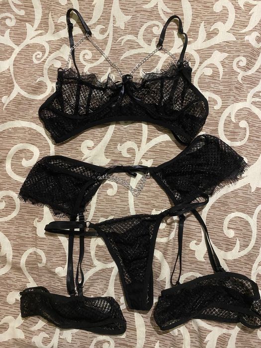 Комплект білизни чорний + 3 нові пари трусиків