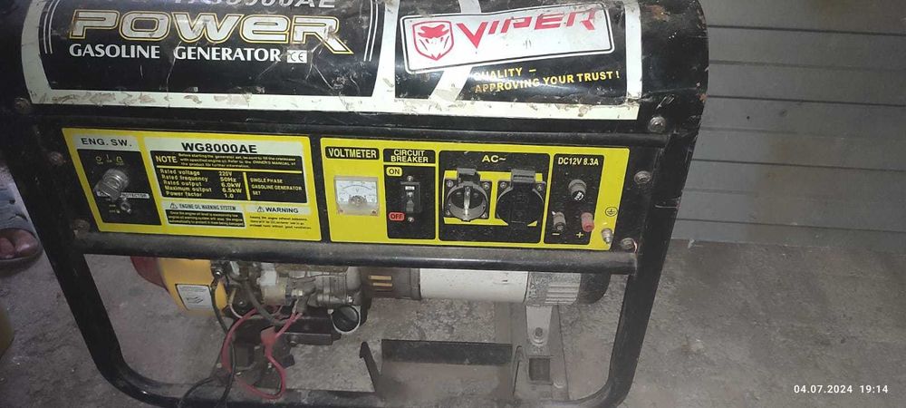Отличный рабочий Б.у бензиновый генератор viper wg8000ae. Торг