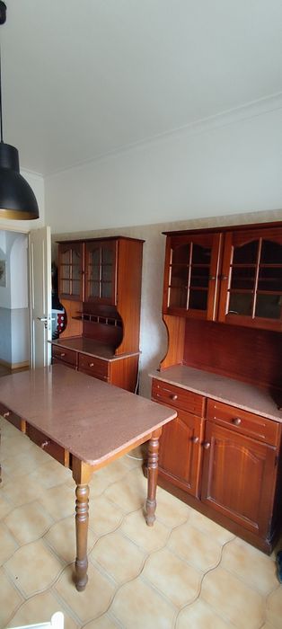 Aparador/cristaleira+ mesa