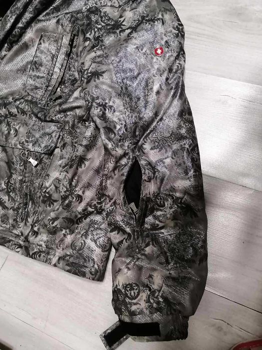 Куртка женская сноубордическая  серая. М.  р.46