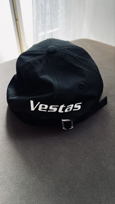 Nowa czapka z daszkiem formuła E mercedes