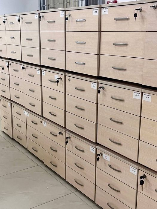 ЛІКВІДАЦІЯ складу офісної меблі крісла керівника стільці компʼютерні