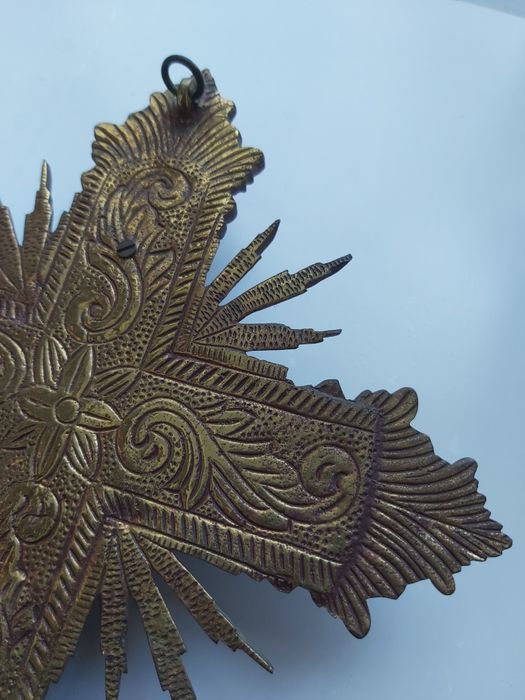 Crucifixo parede bronze/veludo