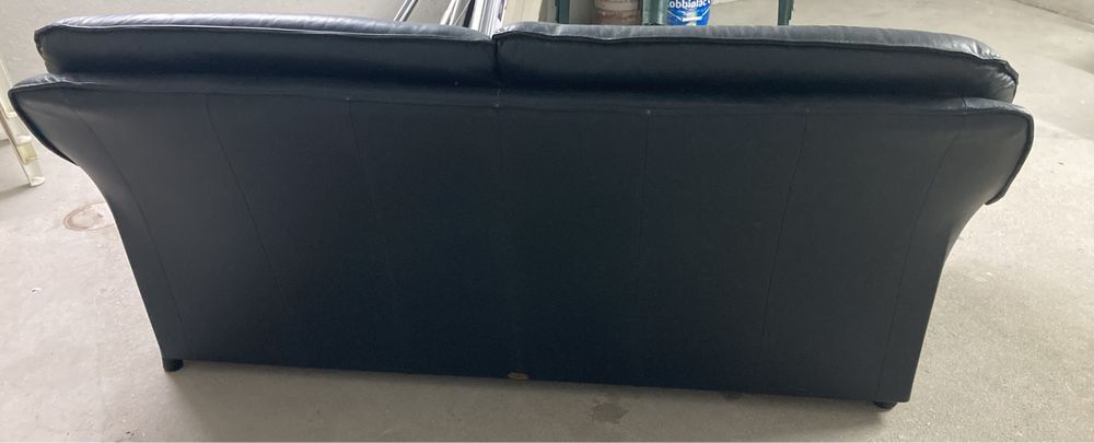 Sofá 3 lugares em pele genuína azul – confortável e sólido