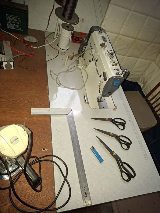 Промышленная швейная машина Минерва шагающая.