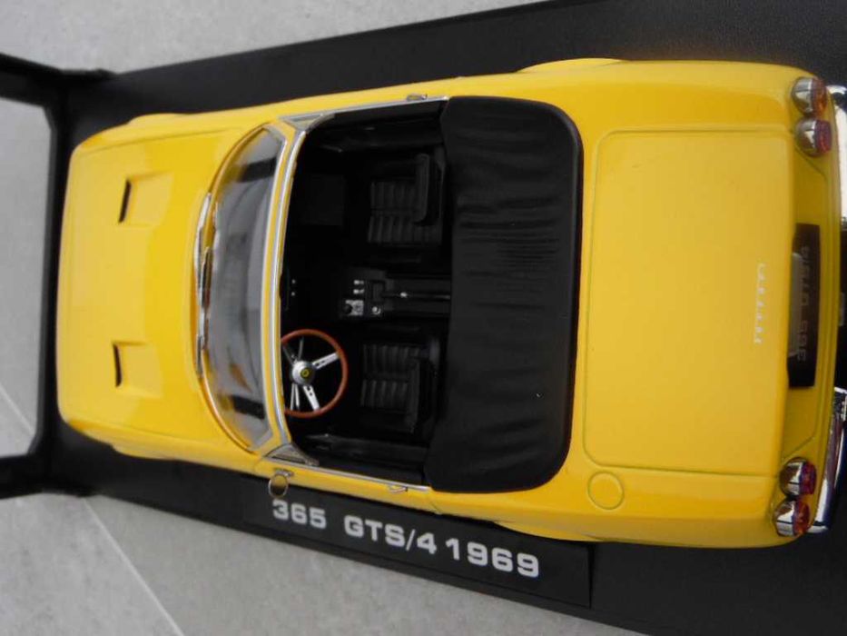 Ferrari 365 GTS/4 daytona cabriolet miniatura a estrear . escala1/18