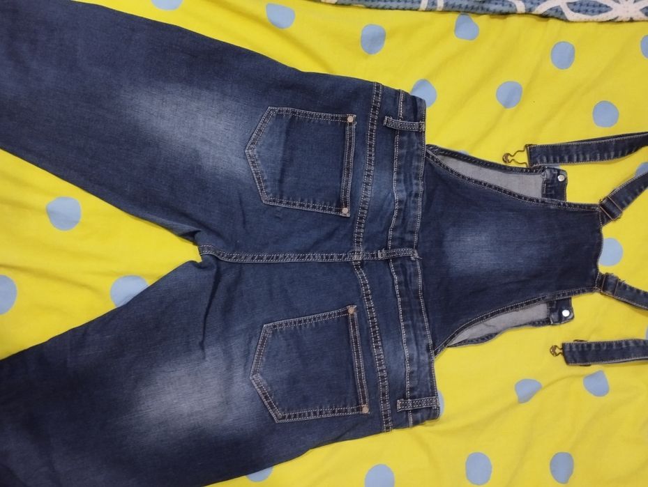 Продам джинсовий комбінезон для вагітних