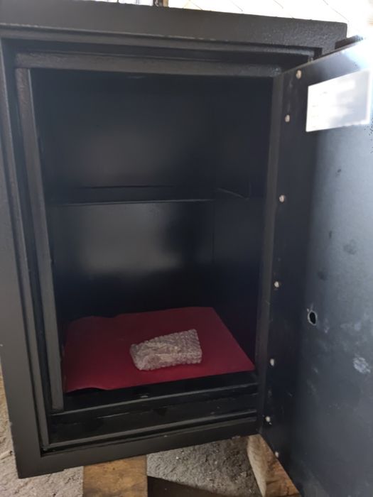 Сейф б.у  банковский БССА 2-620/60-1Кл сертифицированный