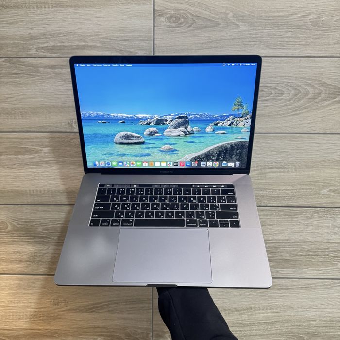 MacBook Pro Core i9, 16Gb, 555X 4Gb