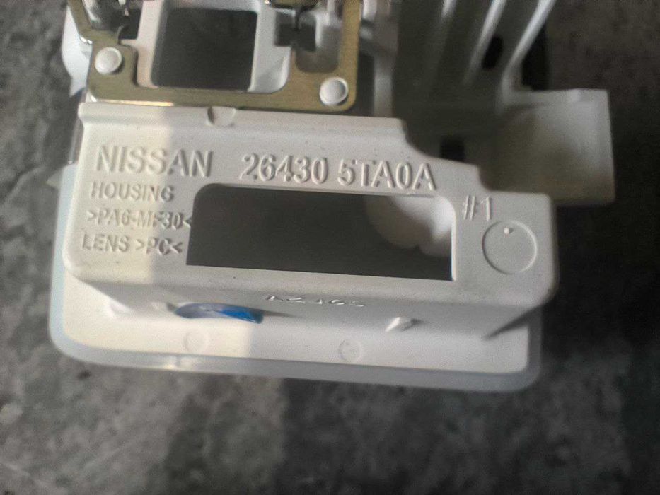 Плафон освітлення салону Nissan Leaf 2  Kicks   264305TA0A