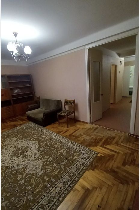 Продажа 2ой квартиры в Днепровском р-не