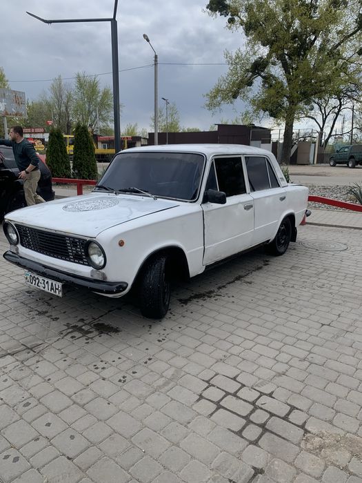 Продам ваз 21011
