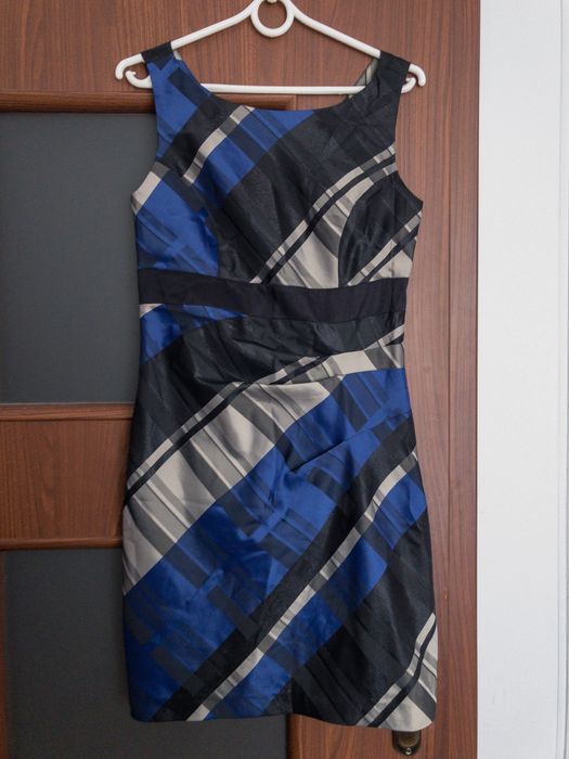 Elegancka sukienka wizytowa w kratkę DanHen 36 S niebieska czarna