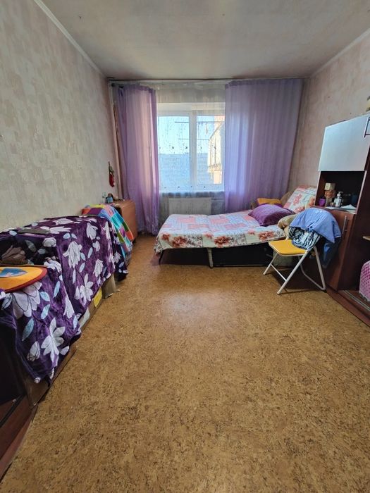 Продам гостинка на Залютино. Капремонт.