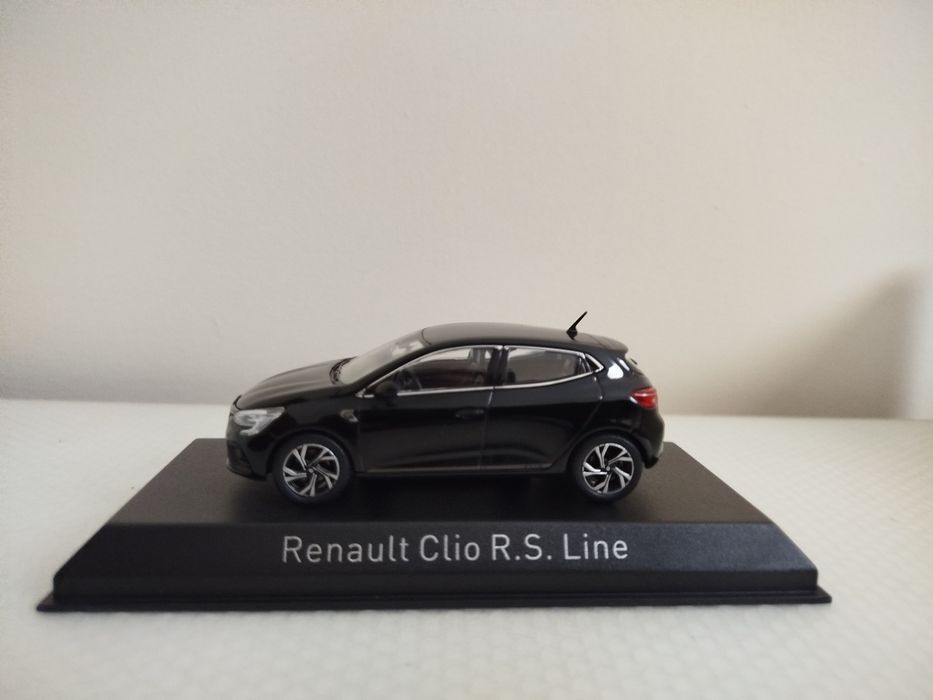 Miniatura Renault Clio RS Line 1/43 Nova