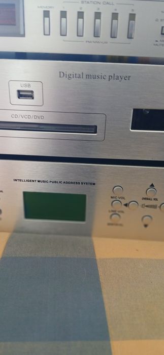 Betamax Sony usado e Amplificador + tuner novos com comando s