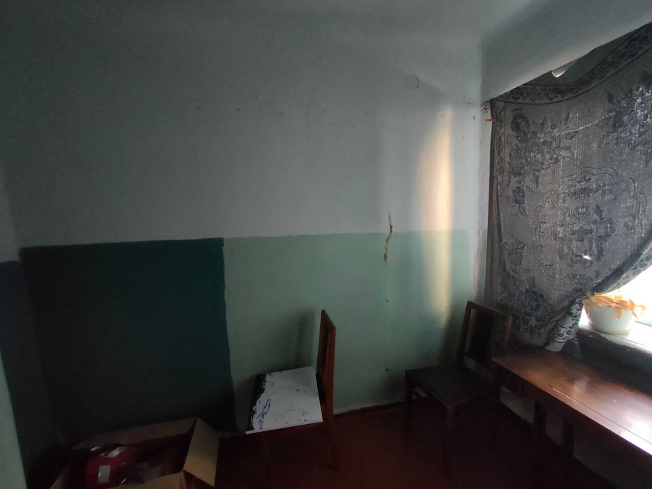 Продам частину будинка в районі зупинки Расвєт