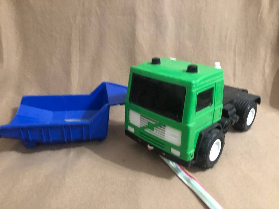 Машинка самосвал