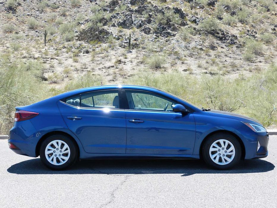 Hyundai Elantra SE      2019