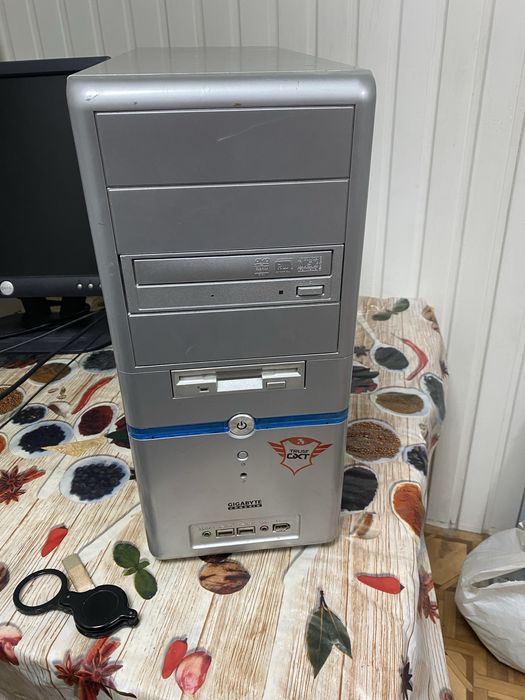 Старенькій компютер