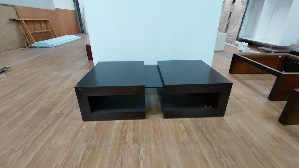 Mesas de  centro variadas (envernizadas e em bruto) a partir de 30 euros