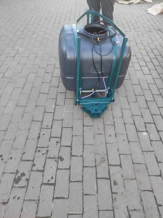 Оприскувач навісний для тракторів і мінітракторів