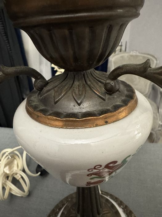 Лампа настольная