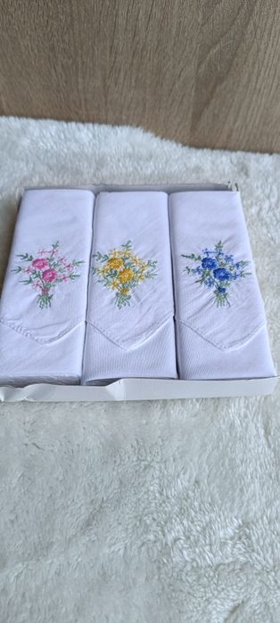 Haftowane chusteczki bawełniane