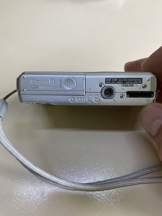 Фотоаппарат Sony Cyber-shot DSC-W220