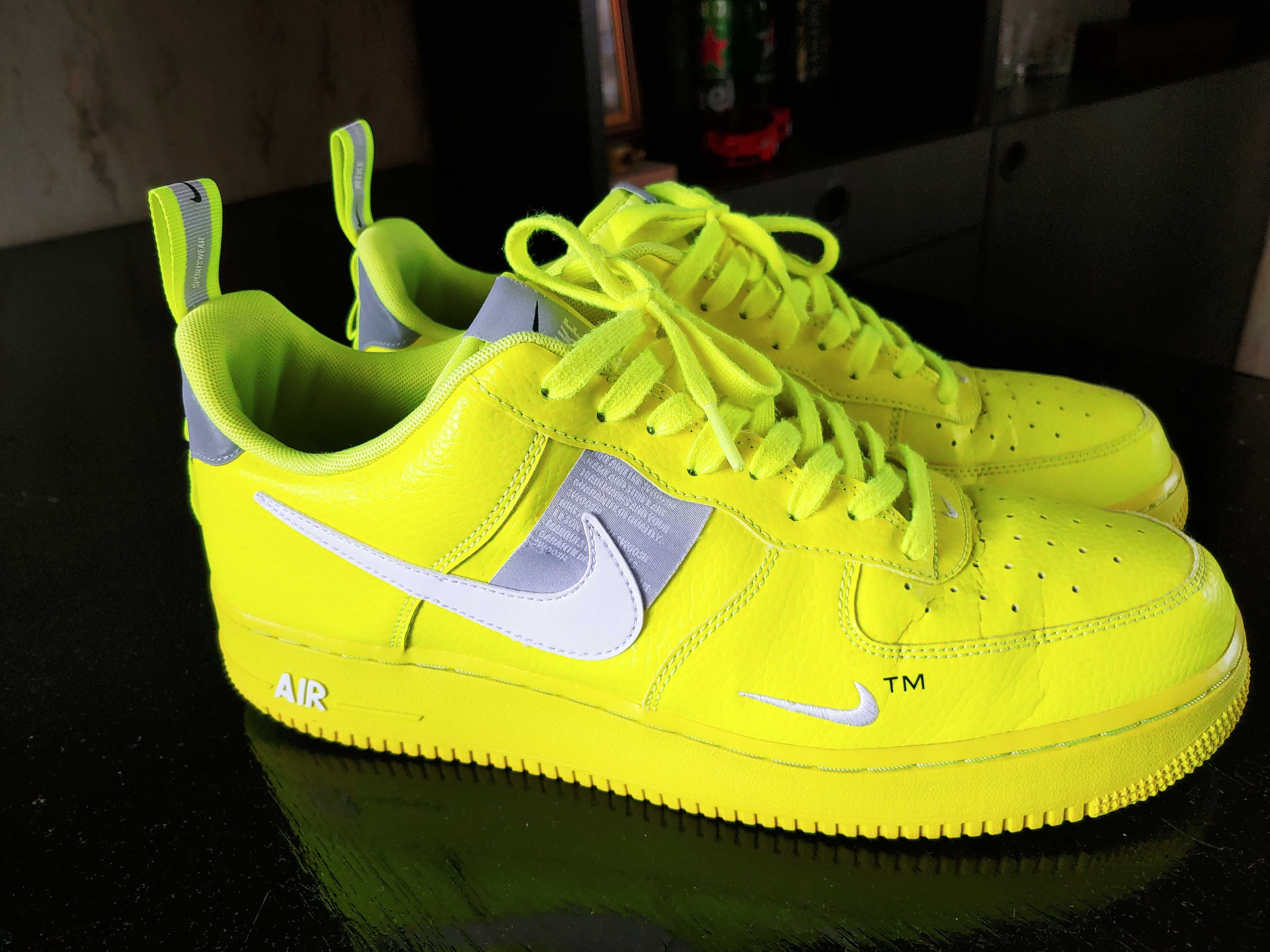 Nike Air Force 1 07 LV8 Utility Volt AJ7747 700 1 490 Olx
