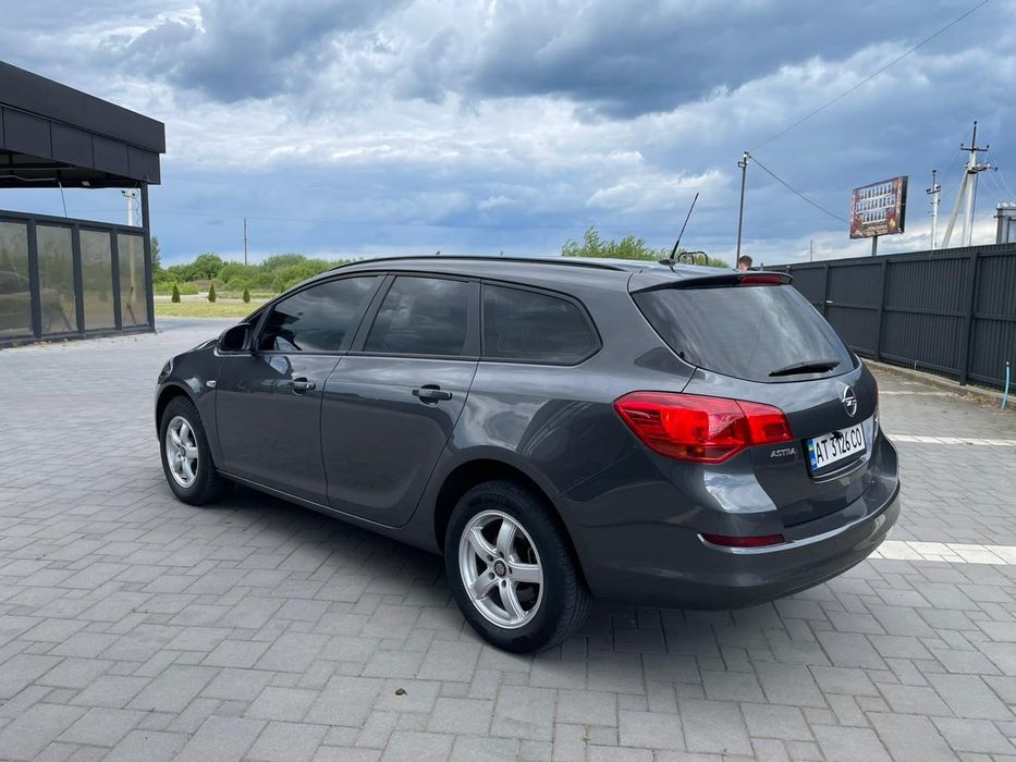 Опель Астра 1,7 crdi 2011р.
