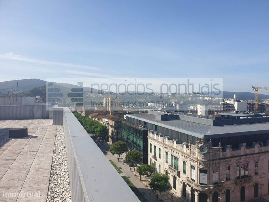 Apartamento T3 com terraço a toda a volta no centro da cidade