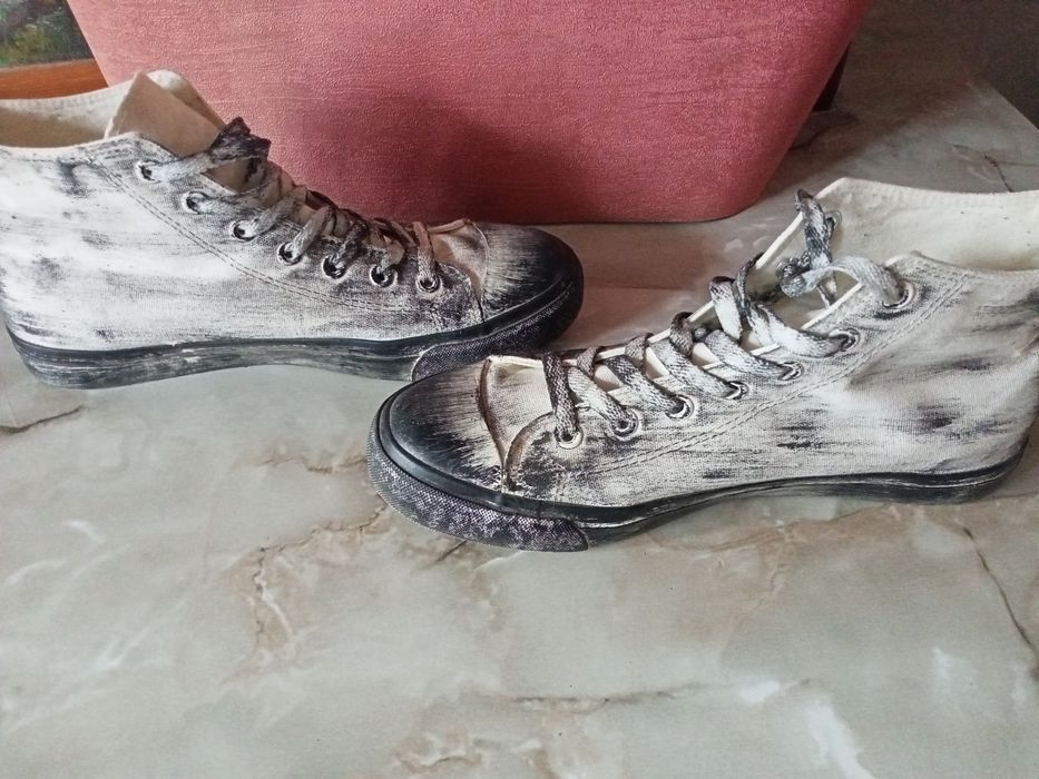 Креативні кеди для чоловіків