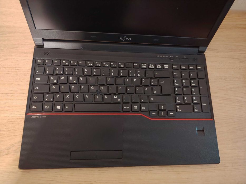Portátil Fujitsu  E 554 mit , I7-4712MQ 2.30GHz, 8Gb-Ram, 256 Gb